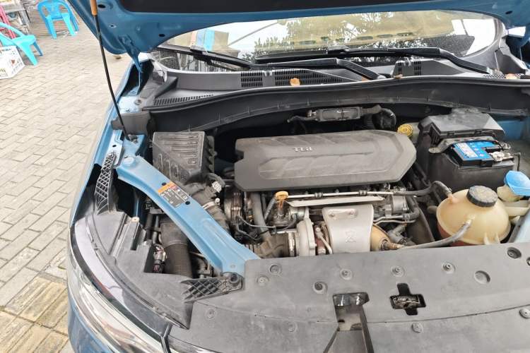 Used Roewe RX5 2016 30T Two-Wheel Drive Automatic Internet Smart Edition Engine Bay Right