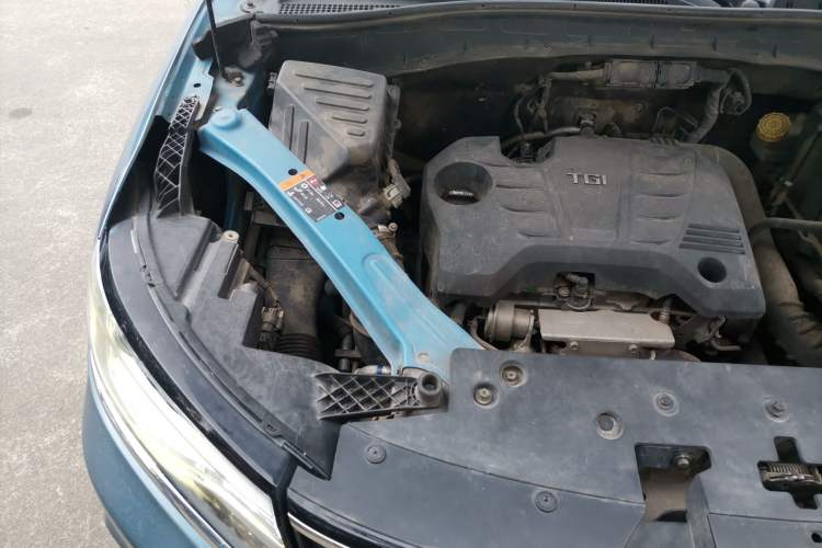 Used Roewe RX5 2016 20T Two-Wheel Drive Automatic Internet Smart Edition Engine Bay Right
