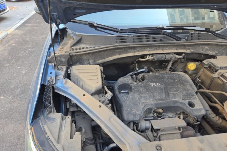 Used Roewe RX5 2016 20T Two-Wheel Drive Automatic Internet Smart Edition Engine Bay Right