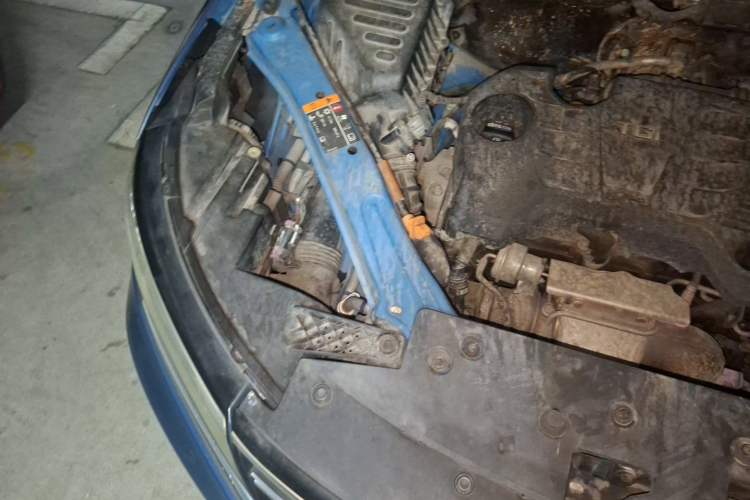 Used Roewe RX5 2016 20T Two-Wheel Drive Automatic Internet Smart Edition Engine Bay Right