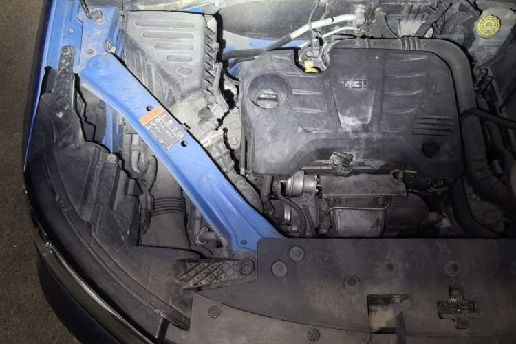 Used Roewe RX5 2016 20T Two-Wheel Drive Automatic Internet Smart Edition Engine Bay Right
