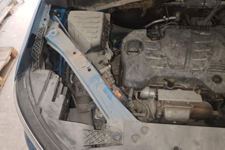 Used Roewe RX5 2016 20T Two-Wheel Drive Automatic Internet Smart Edition Engine Bay Right