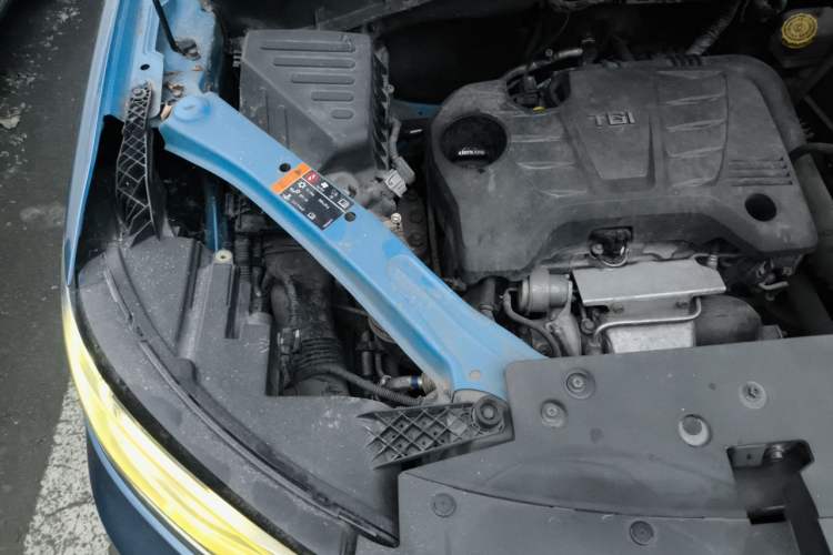 Used Roewe RX5 2016 20T Two-Wheel Drive Manual Flagship Edition Engine Bay Right