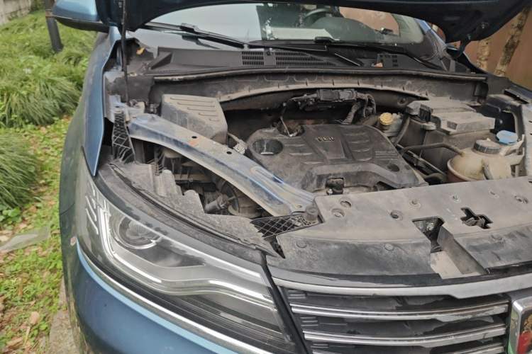 Used Roewe RX5 2016 20T Two-Wheel Drive Manual Flagship Edition Engine Bay Right