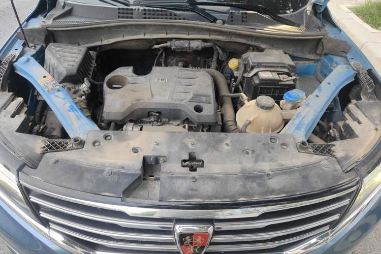 Used Roewe RX5 2016 20T Two-Wheel Drive Automatic Internet Smart Edition Engine Bay