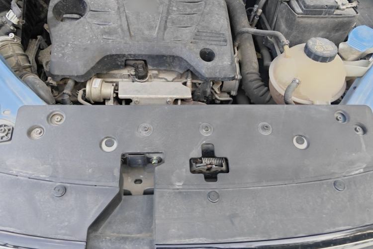 Used Roewe RX5 2016 20T Two-Wheel Drive Automatic Internet Smart Edition Engine Bay