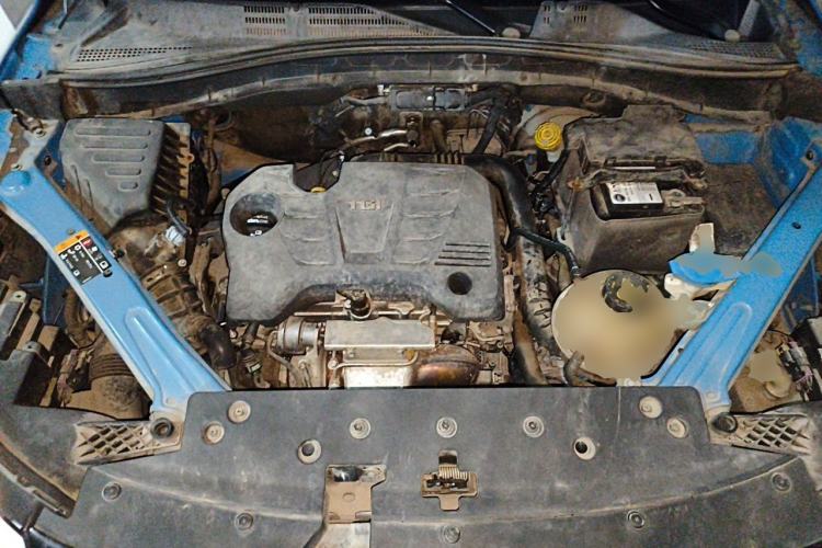 Used Roewe RX5 2016 20T Two-Wheel Drive Automatic Internet Smart Edition Engine Bay