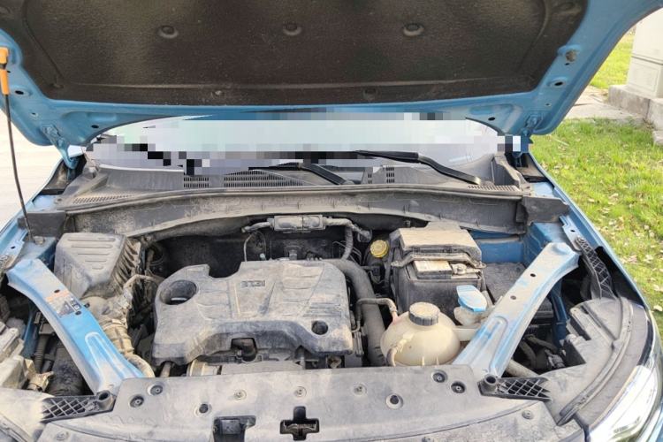Used Roewe RX5 2016 20T Two-Wheel Drive Manual Transmission Internet Smart Edition Engine Bay