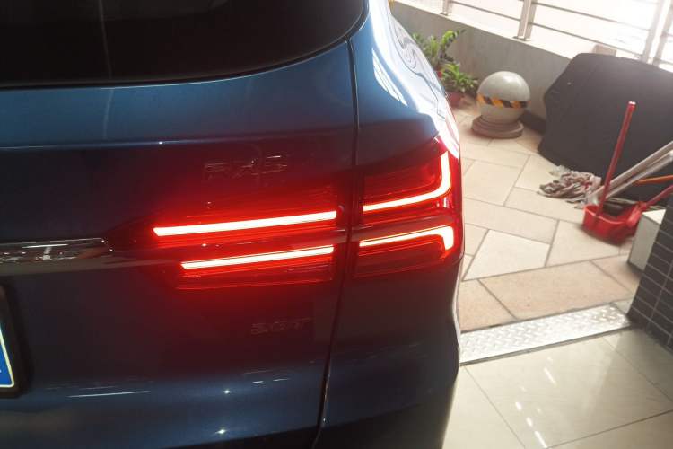 Used Roewe RX5 2016 20T Two-Wheel Drive Manual Flagship Edition Exterior 3