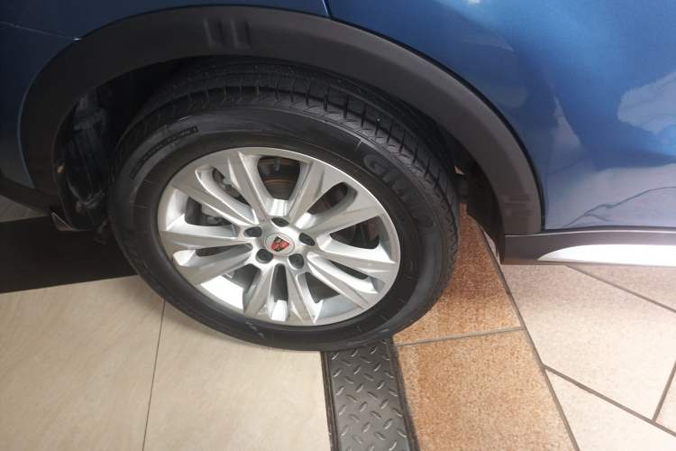 Used Roewe RX5 2016 20T Two-Wheel Drive Manual Flagship Edition Exterior 5