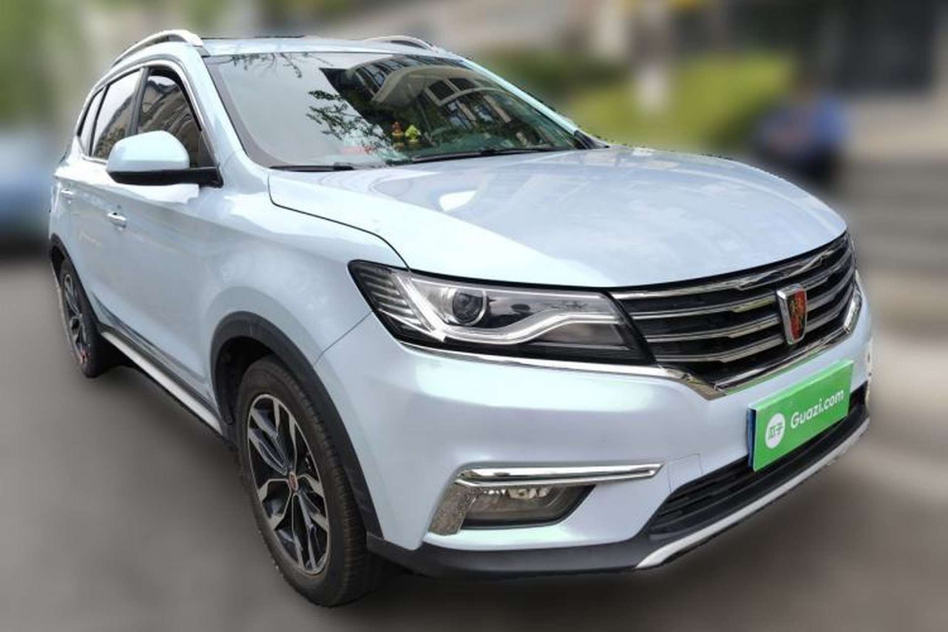 Used Roewe RX5 2016 20T Two-Wheel Drive Automatic Internet Smart Edition Front Right 45 Deg