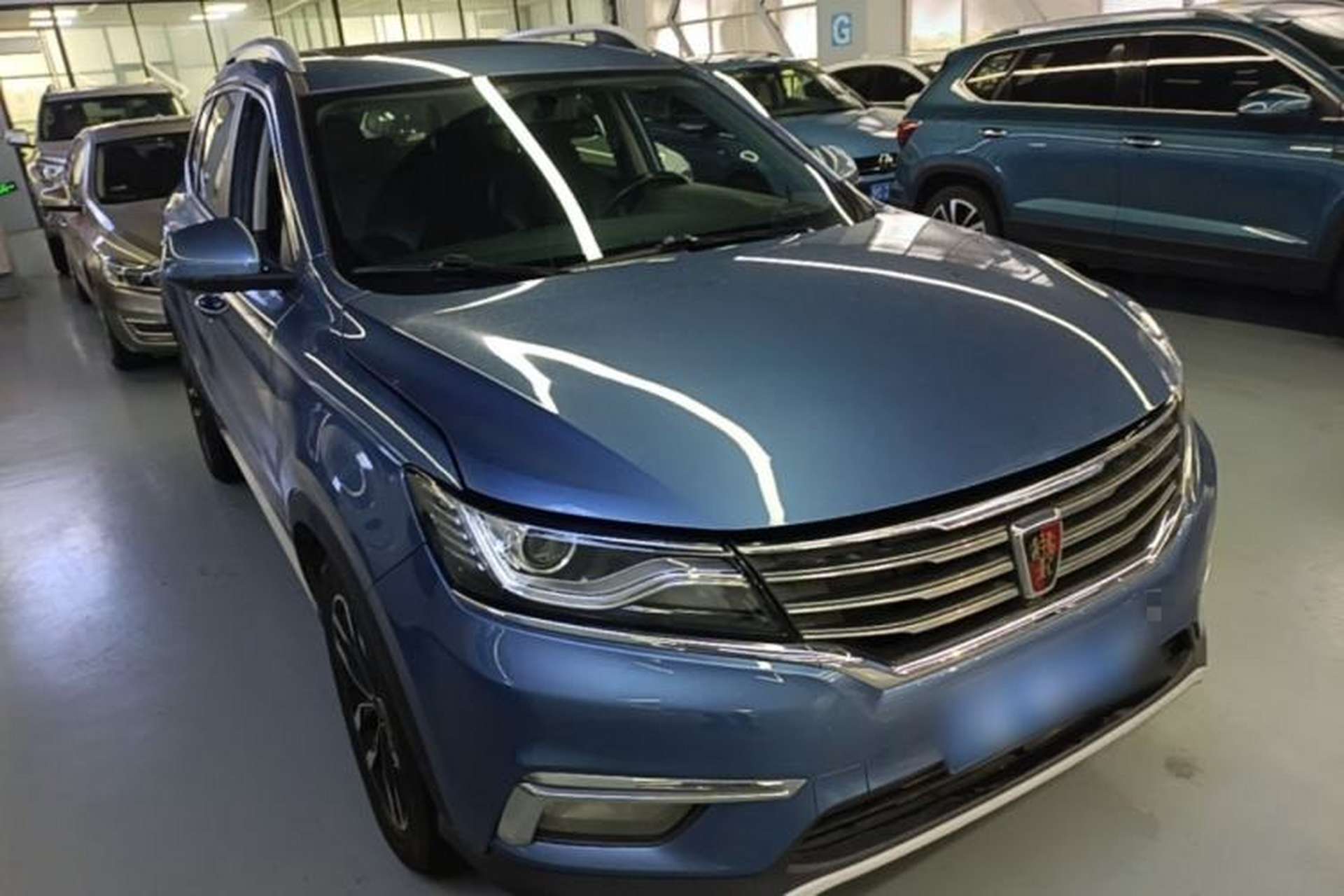 Used Roewe RX5 2016 20T Two-Wheel Drive Automatic Internet Smart Edition Front Right 45 Deg