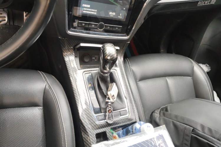 Used Roewe RX5 2016 20T Two-Wheel Drive Automatic Internet Smart Edition Gear Lever