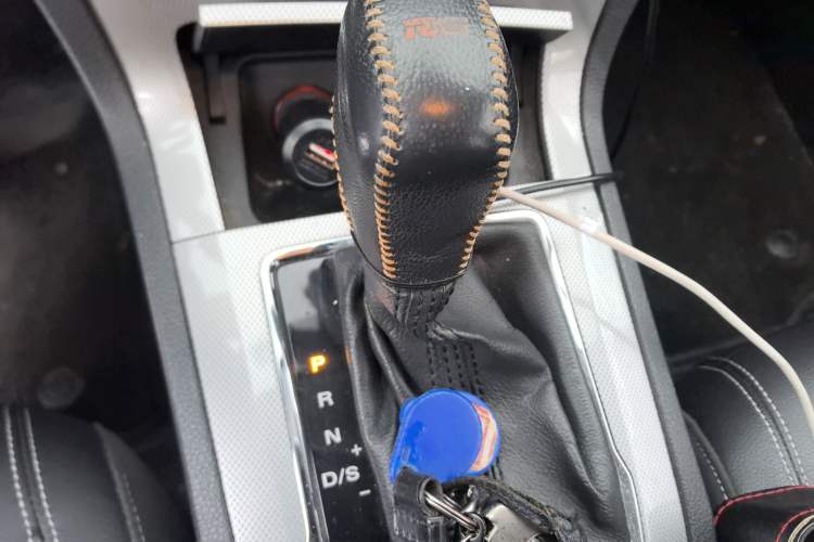Used Roewe RX5 2016 20T Two-Wheel Drive Automatic Flagship Edition Gear Lever