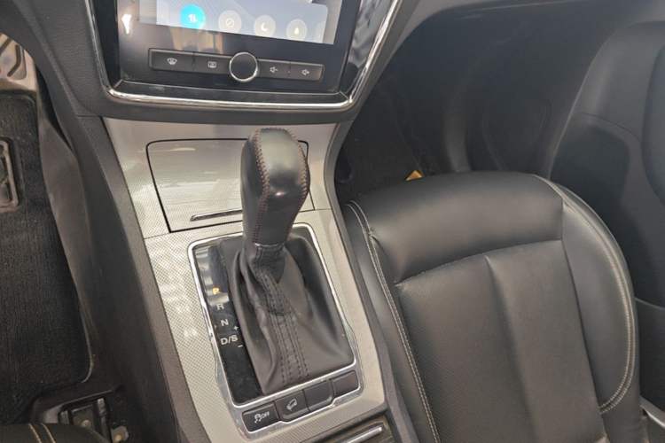 Used Roewe RX5 2016 20T Two-Wheel Drive Automatic Flagship Edition Gear Lever