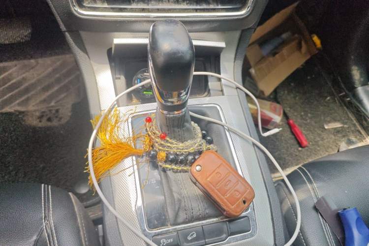 Used Roewe RX5 2016 20T Two-Wheel Drive Automatic Flagship Edition Gear Lever