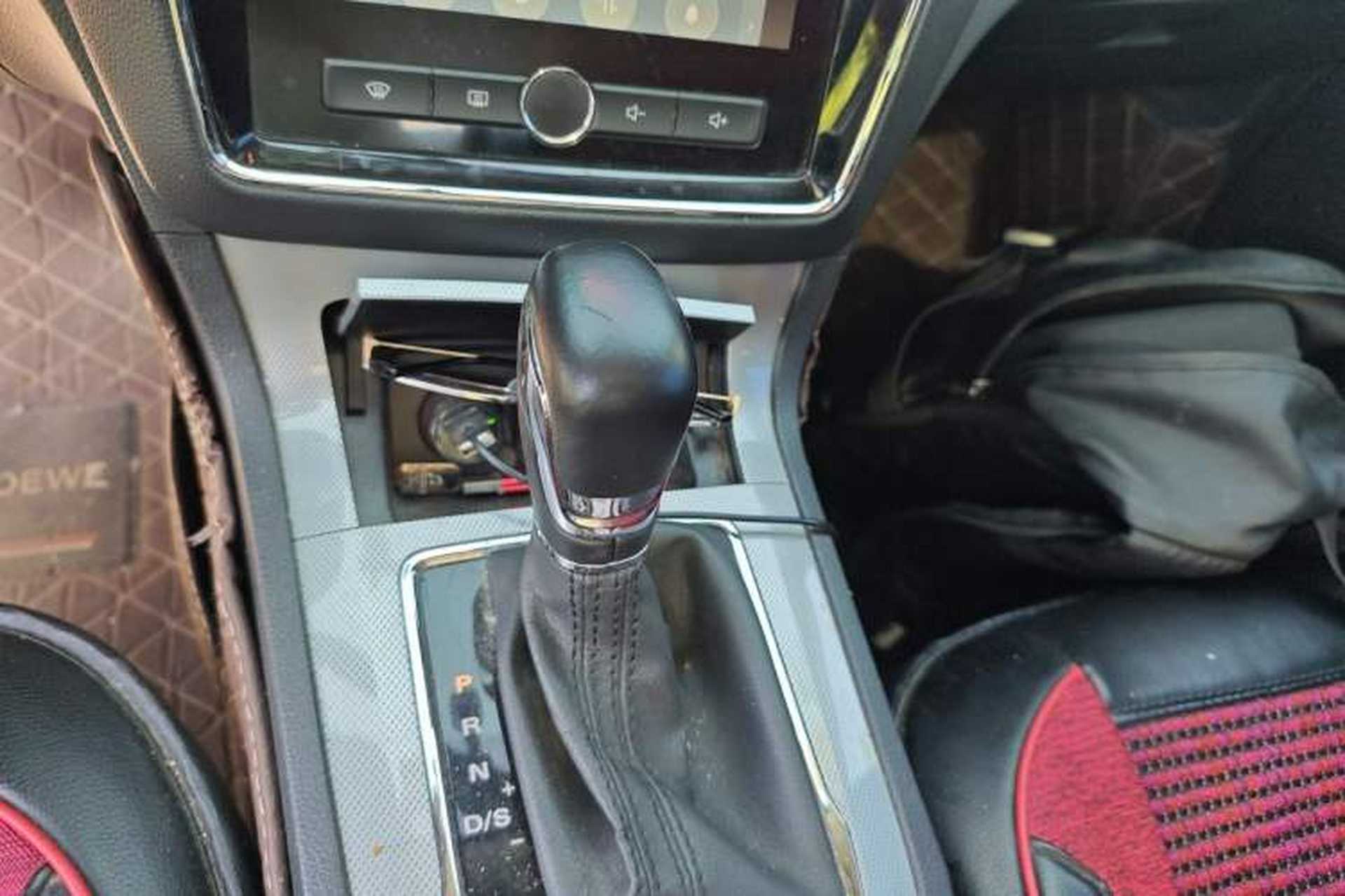 Used Roewe RX5 2016 20T Two-Wheel Drive Automatic Internet Smart Edition Gear Lever