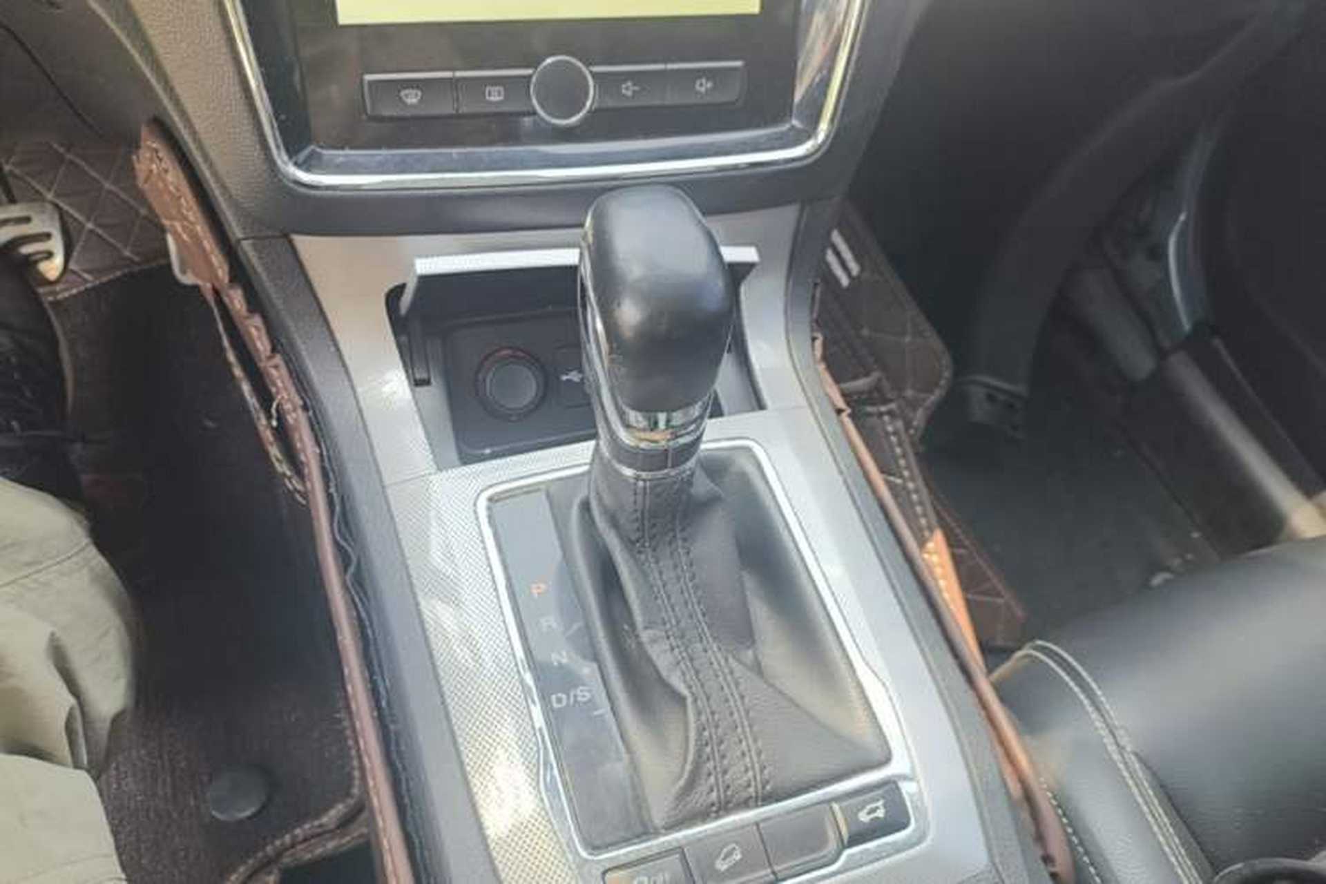 Used Roewe RX5 2016 30T Two-Wheel Drive Automatic Internet Smart Edition Gear Lever