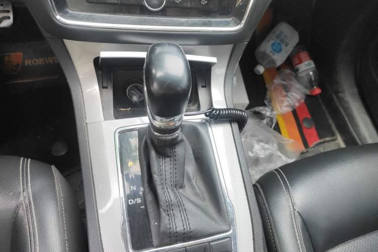Used Roewe RX5 2016 20T Two-Wheel Drive Automatic Internet Smart Edition Gear Lever