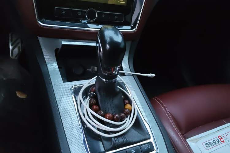 Used Roewe RX5 2016 30T Four-Wheel Drive Automatic Internet Smart Luxury Edition Gear Lever