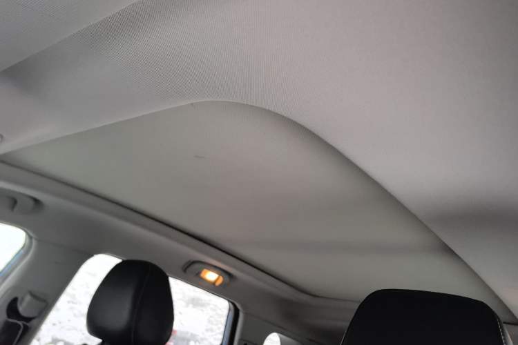 Used Roewe RX5 2016 20T Two-Wheel Drive Automatic Flagship Edition Headliner