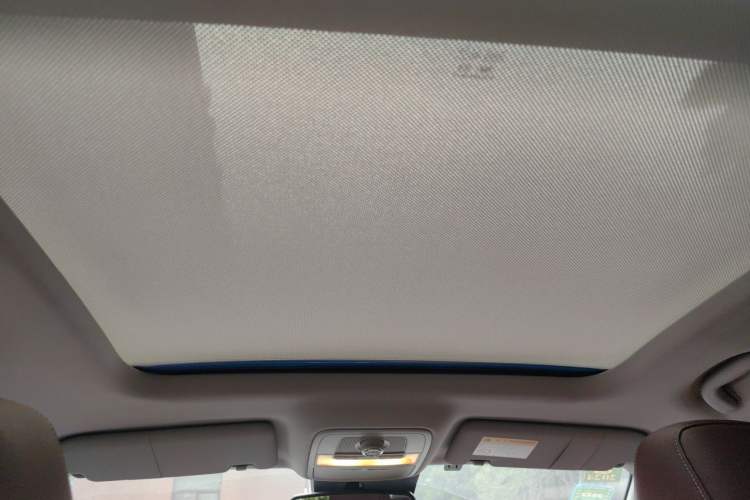 Used Roewe RX5 2016 30T Four-Wheel Drive Automatic Internet Smart Luxury Edition Headliner