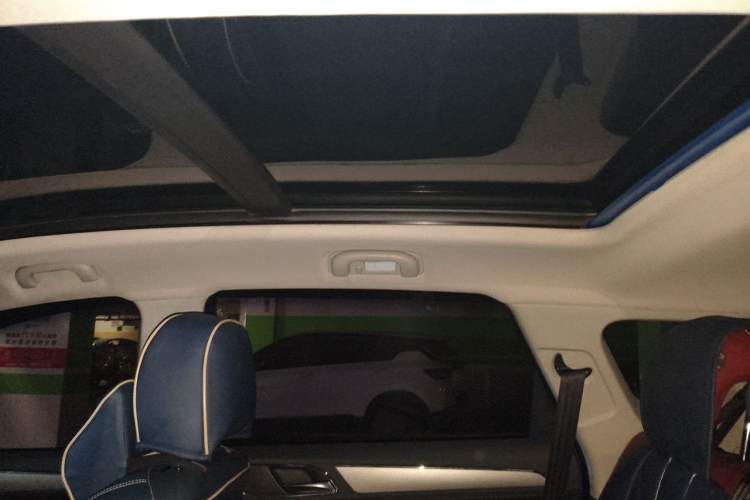 Used Roewe RX5 2016 30T Four-Wheel Drive Automatic Internet Smart Luxury Edition Headliner