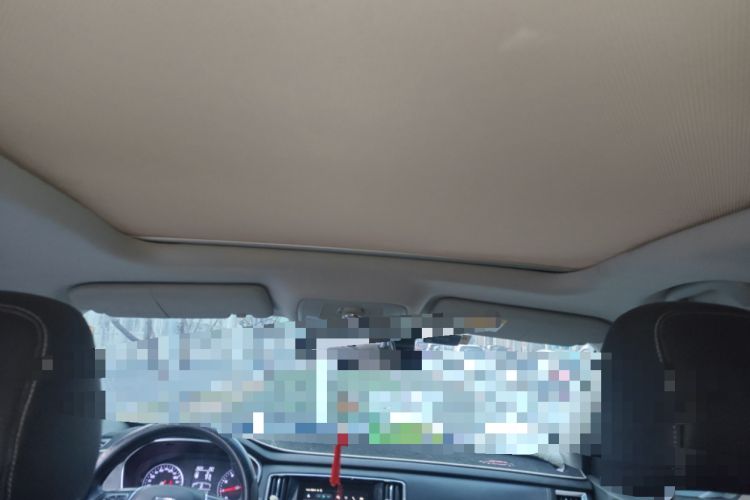 Used Roewe RX5 2016 20T Two-Wheel Drive Manual Transmission Internet Smart Edition Headliner