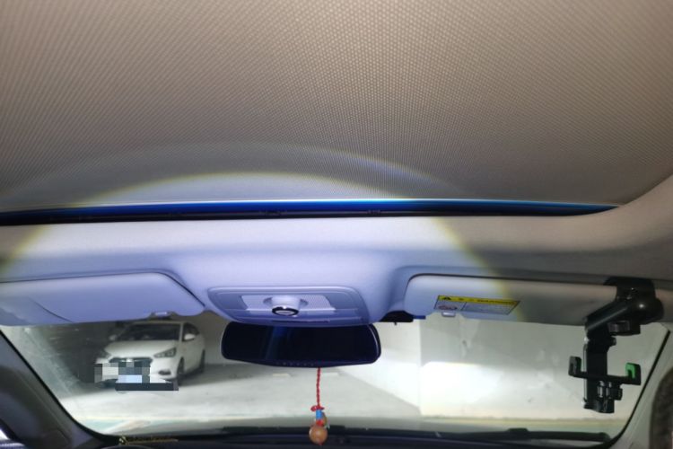 Used Roewe RX5 2016 20T Two-Wheel Drive Automatic Internet Smart Edition Headliner