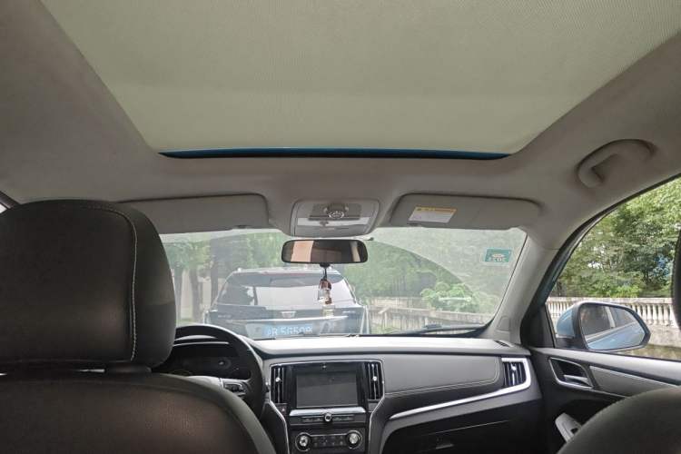 Used Roewe RX5 2016 20T Two-Wheel Drive Manual Flagship Edition Headliner
