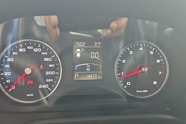 Used Roewe RX5 2016 20T Two-Wheel Drive Automatic Internet Smart Edition Instrument Cluster
