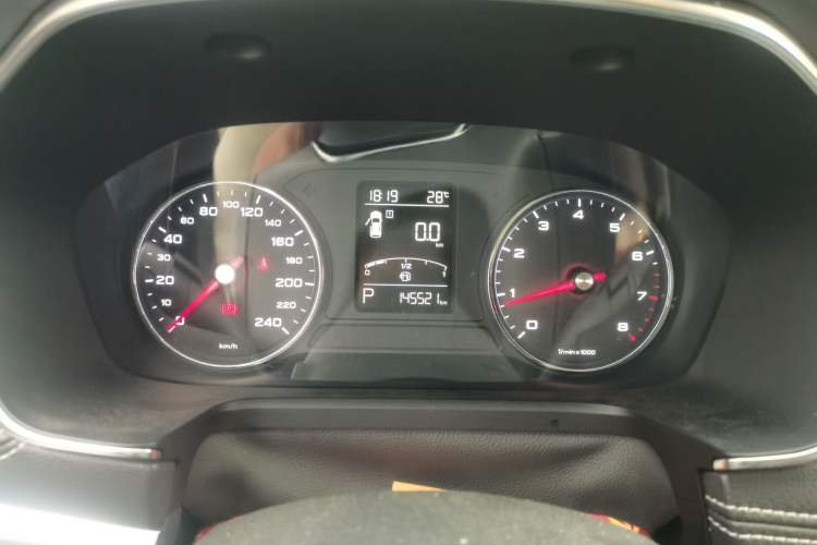 Used Roewe RX5 2016 20T Two-Wheel Drive Automatic Internet Smart Edition Instrument Cluster