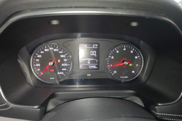 Used Roewe RX5 2016 20T Two-Wheel Drive Automatic Internet Smart Edition Instrument Cluster
