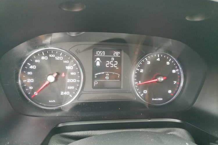 Used Roewe RX5 2016 20T Two-Wheel Drive Automatic Internet Smart Edition Instrument Cluster