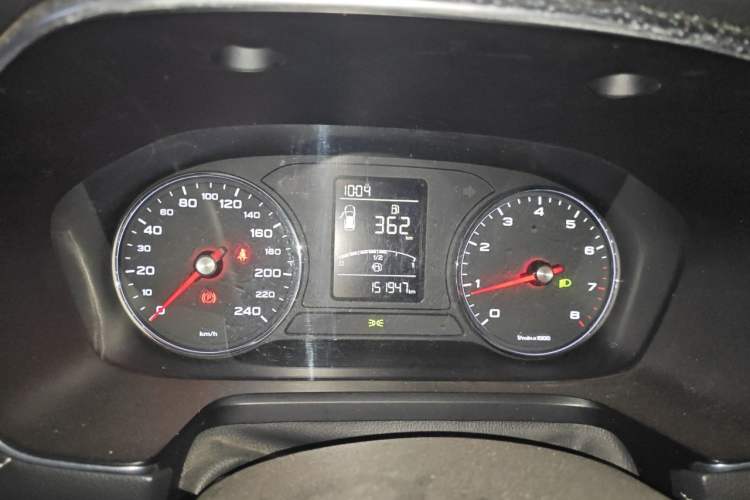 Used Roewe RX5 2016 20T Two-Wheel Drive Manual Flagship Edition Instrument Cluster