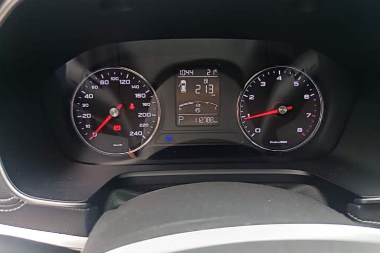 Used Roewe RX5 2016 20T Two-Wheel Drive Automatic Internet Smart Edition Instrument Cluster