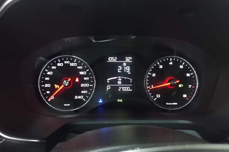 Used Roewe RX5 2016 20T Two-Wheel Drive Automatic Internet Smart Edition Instrument Cluster