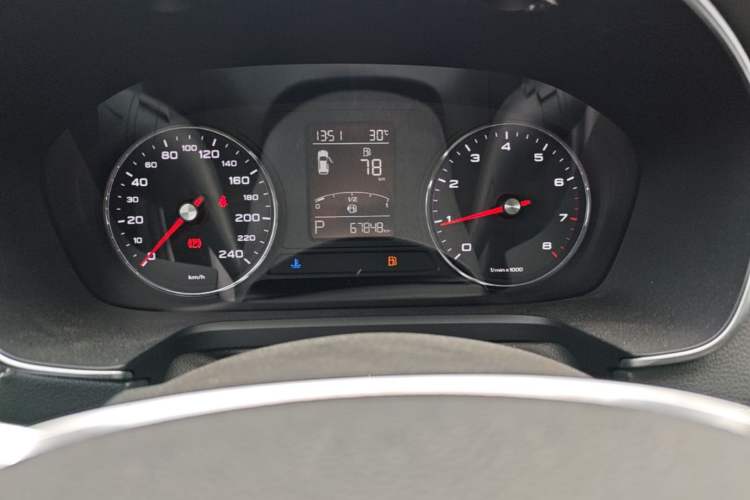 Used Roewe RX5 2016 20T Two-Wheel Drive Automatic Internet Smart Edition Instrument Cluster