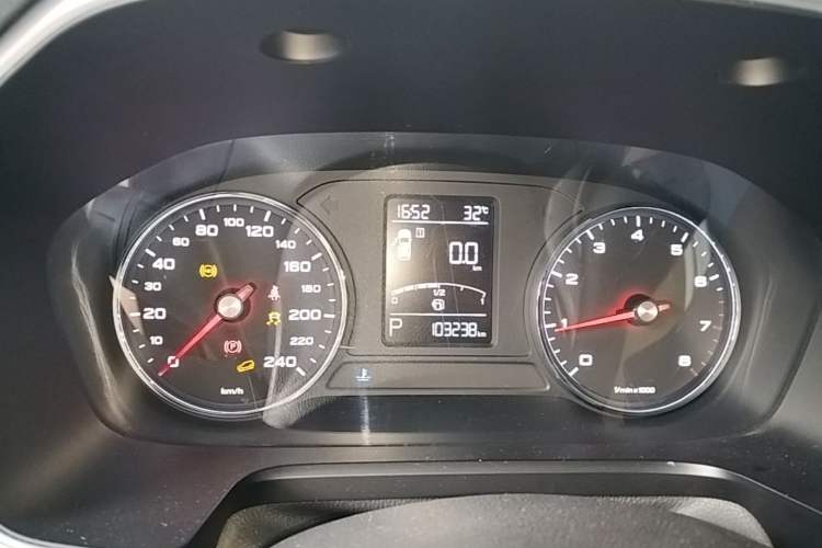 Used Roewe RX5 2016 20T Two-Wheel Drive Automatic Internet Smart Edition Instrument Cluster