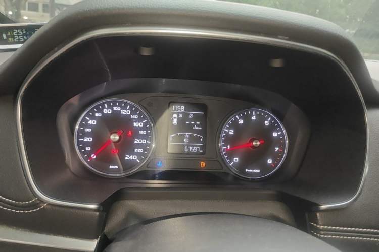 Used Roewe RX5 2016 20T Two-Wheel Drive Manual Flagship Edition Instrument Cluster