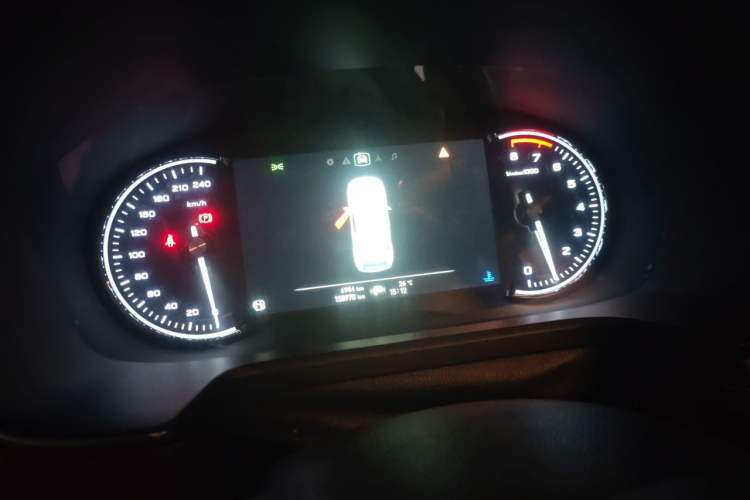 Used Roewe RX5 2016 30T Four-Wheel Drive Automatic Internet Smart Luxury Edition Instrument Cluster