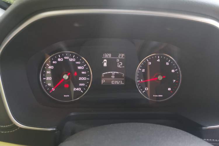 Used Roewe RX5 2016 20T Two-Wheel Drive Automatic Internet Smart Edition Instrument Cluster