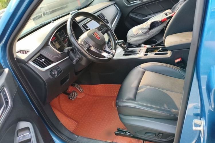 Used Roewe RX5 2016 20T Two-Wheel Drive Automatic Internet Smart Edition Interior 3