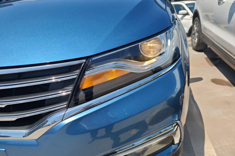 Used Roewe RX5 2016 20T Two-Wheel Drive Automatic Internet Smart Edition Left Front Headlight