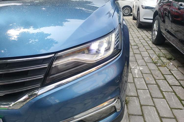 Used Roewe RX5 2016 20T Two-Wheel Drive Automatic Internet Smart Edition Left Front Headlight