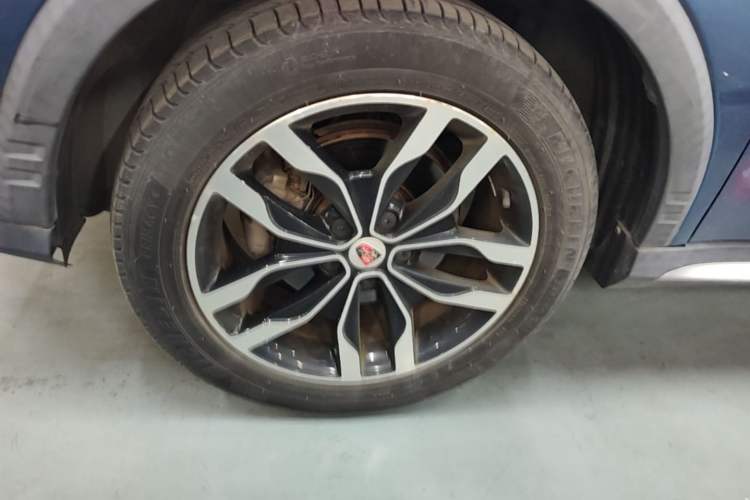 Used Roewe RX5 2016 20T Two-Wheel Drive Automatic Internet Smart Edition Left Front Wheel Hub
