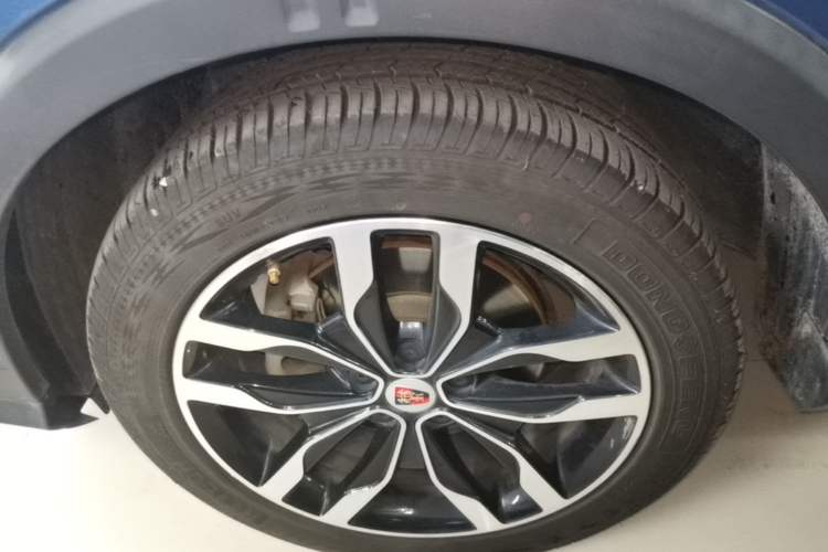 Used Roewe RX5 2016 30T Four-Wheel Drive Automatic Internet Smart Luxury Edition Left Front Wheel Hub