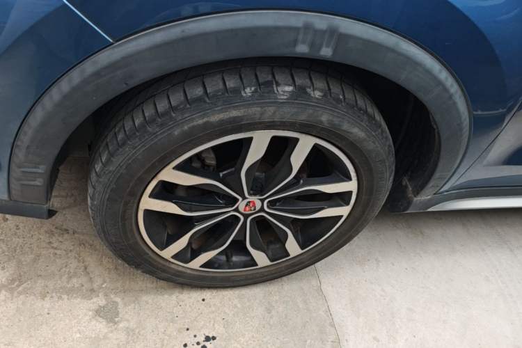 Used Roewe RX5 2016 20T Two-Wheel Drive Automatic Internet Smart Edition Left Front Wheel Hub