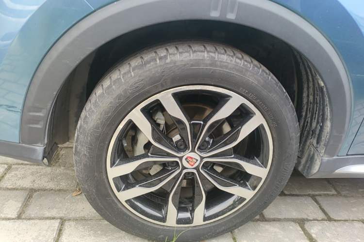 Used Roewe RX5 2016 20T Two-Wheel Drive Automatic Internet Smart Edition Left Front Wheel Hub