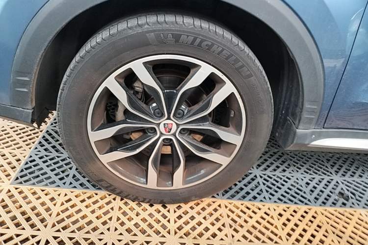 Used Roewe RX5 2016 20T Two-Wheel Drive Automatic Internet Smart Edition Left Front Wheel Hub